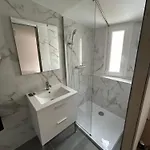 Belle Petite Maison Proche De La *